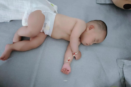 临朐宝宝积食发烧怎么处理